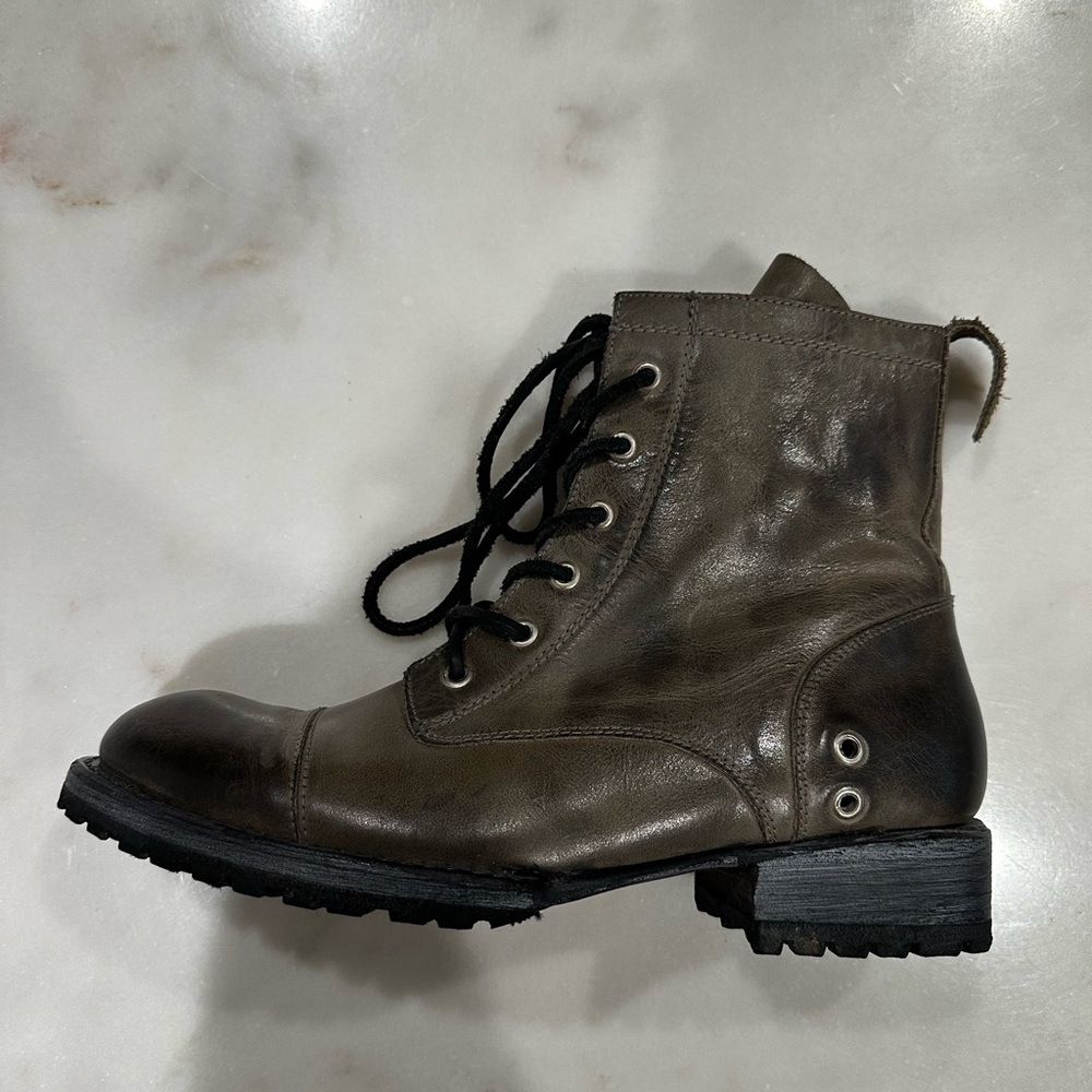 FREEBIRD by Steven JARVIS Boots – Size 8 – Distressed Gray Leather